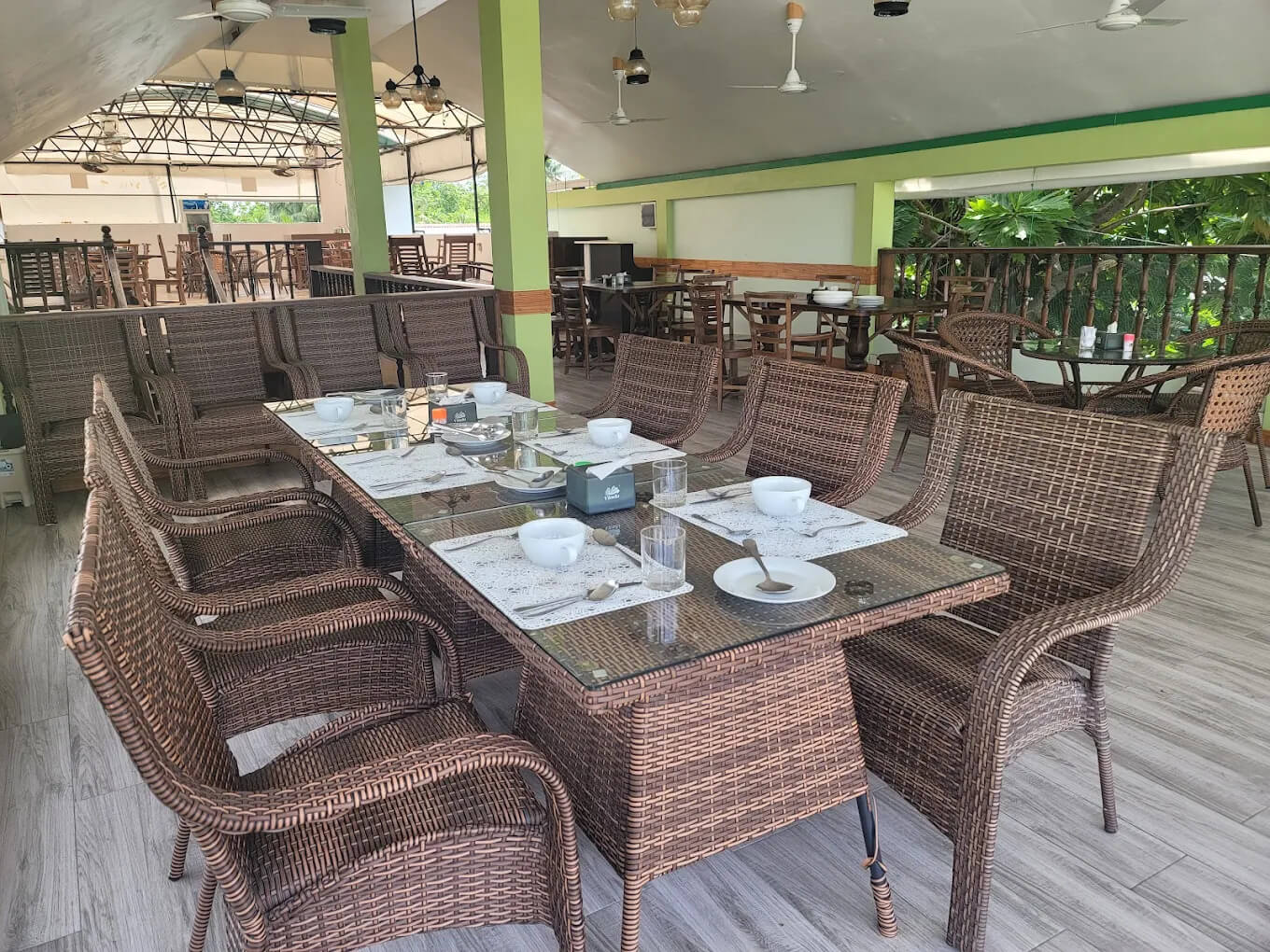 EPAZOTE Restaurant on Maamigili